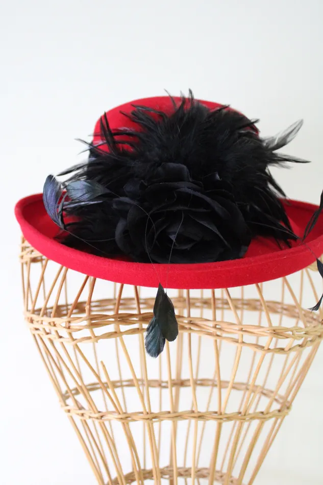 Jenny Buchman Rings NEW Jenny Buchman Red Black Feather Wool Hat