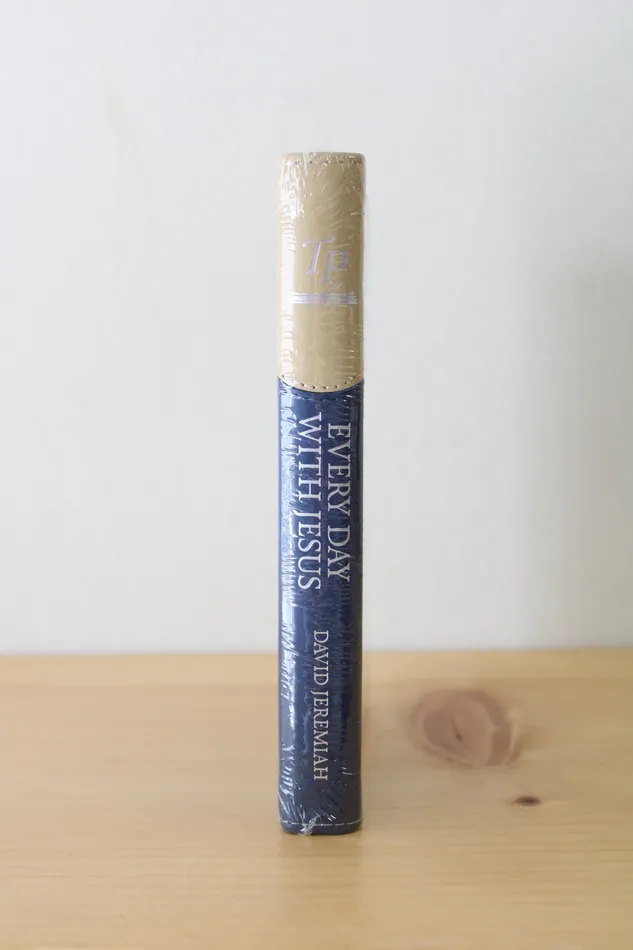 Jubilee Thrift Necklaces NEW Every Day With Jesus By David Jeremiah Devotional Book