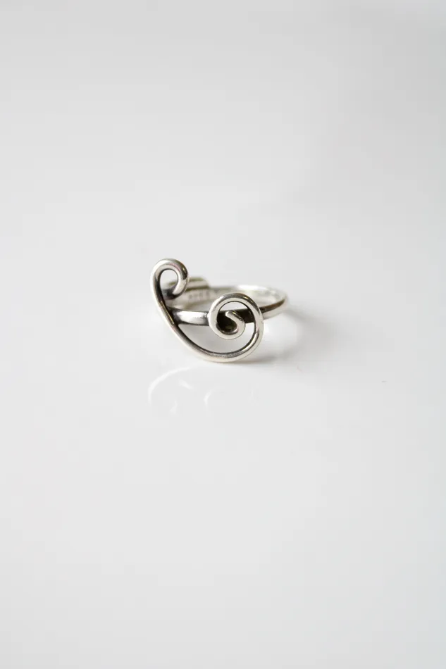 Jubilee Thrift Rings Sterling Silver Swirl Ring Size 6
