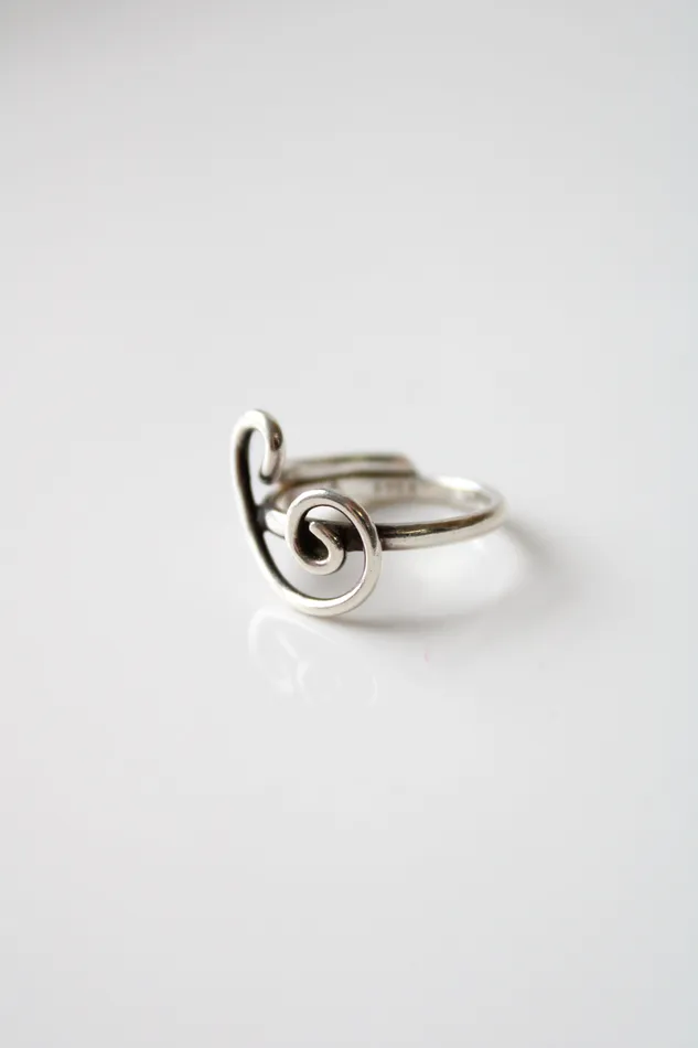 Jubilee Thrift Rings Sterling Silver Swirl Ring Size 6