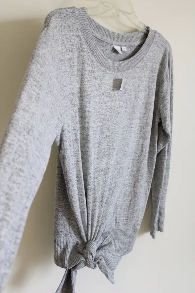 NEW Gap Gray Soft Bow Front Top XS Gap Rings