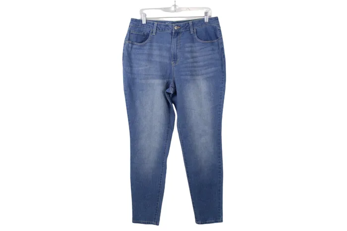 No Boundaries Necklaces No Boundaries Light Wash Jeans 15
