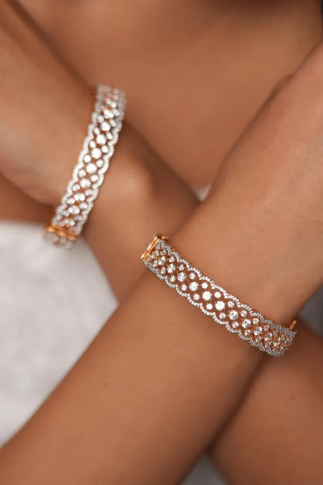 Attrangi Bracelets Kaia Floating Diamond Bangle In Gold Polish Attrangi Bracelets Kaia Floating Diamond Bangle In Gold Polish