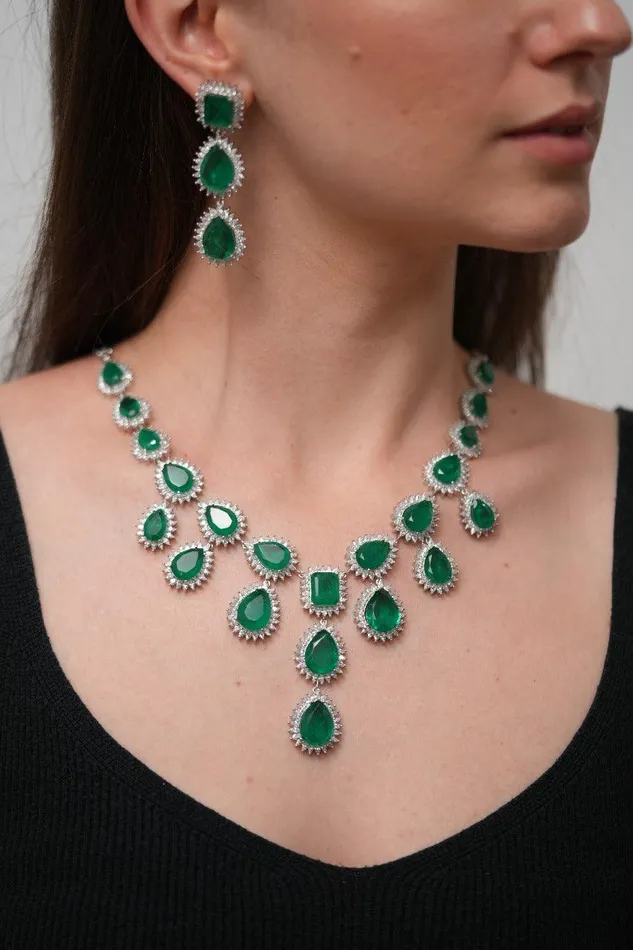 Attrangi Necklaces Doublet Gala Heavy Diamond Necklace Set Attrangi Necklaces Doublet Gala Heavy Diamond Necklace Set