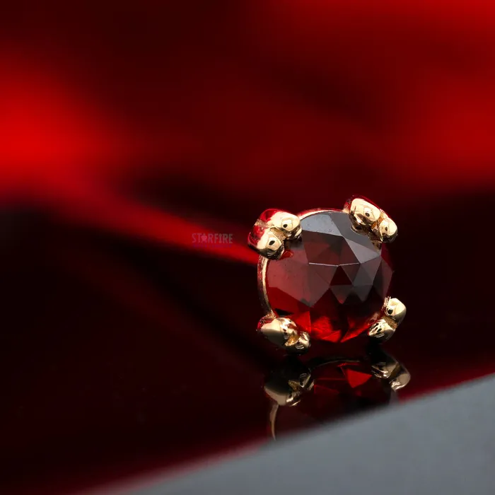 Body Vision BVLA Earrings Rose Cut Garnet Prong Set Nostril Screw in Gold