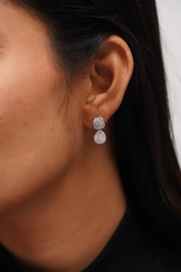 Earrings attrangi Zelda Tiny Dual Drop Baguette Diamond Earrings