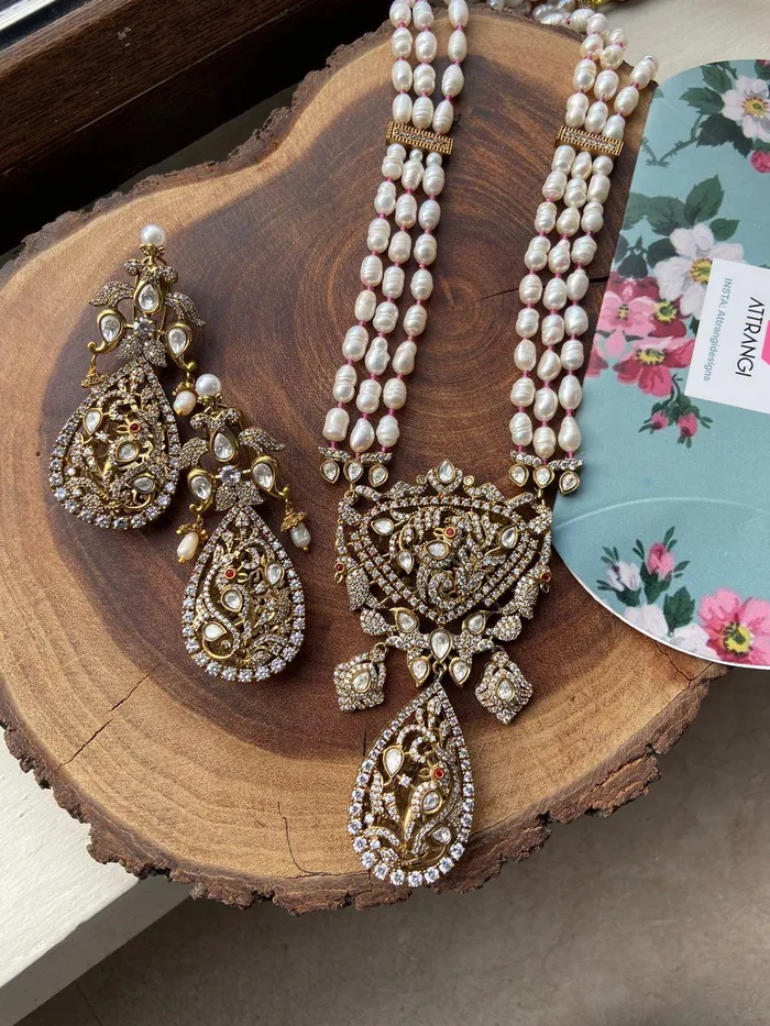 Earrings Uma Rajwada Inteicate Antique Gold Set Light Weight Long Earrings attrangi Earrings Uma Rajwada Inteicate Antique Gold Set Light Weight Long Earrings attrangi