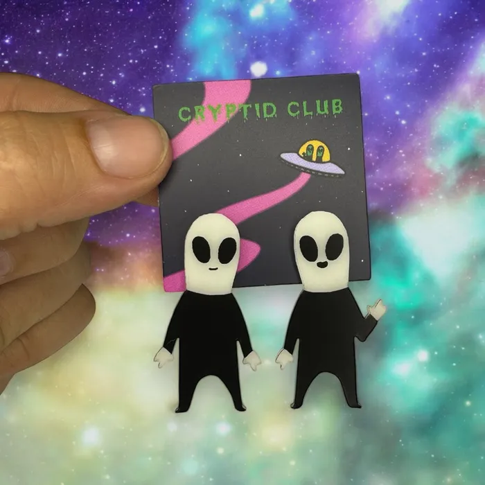 Earrings VincaUSA Cryptid Club Alien Earrings Glows in the dark