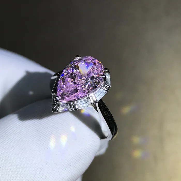 Leyloon Jewelry 4 Carat Pear Cut Moissanite Pink Halo Pinched Shank Rings
