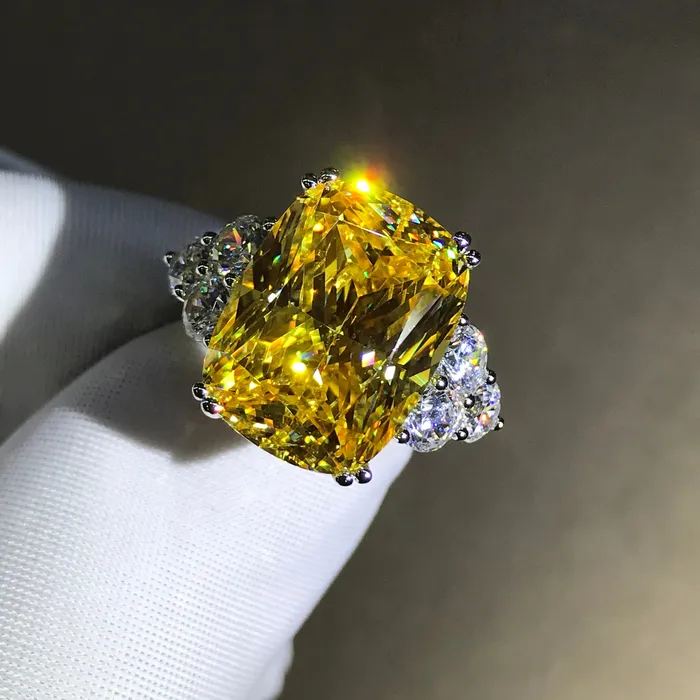 Leyloon Jewelry Rings 10 Carat Cushion Cut Moissanite Ring Vivid Yellow VVS 7 Stone