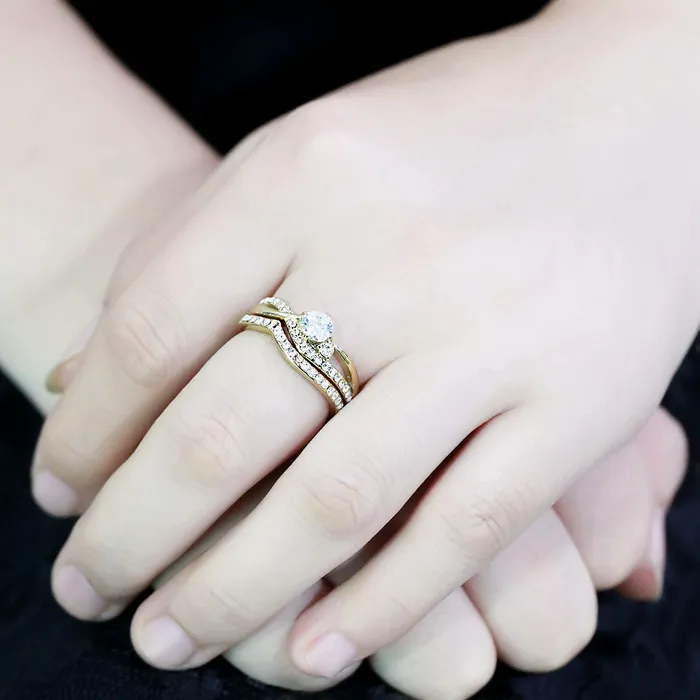 Rings CJ3708 Wholesale Womens Stainless Steel IP Gold AAA Grade CZ Clear Solitaire Stackable Ring Green