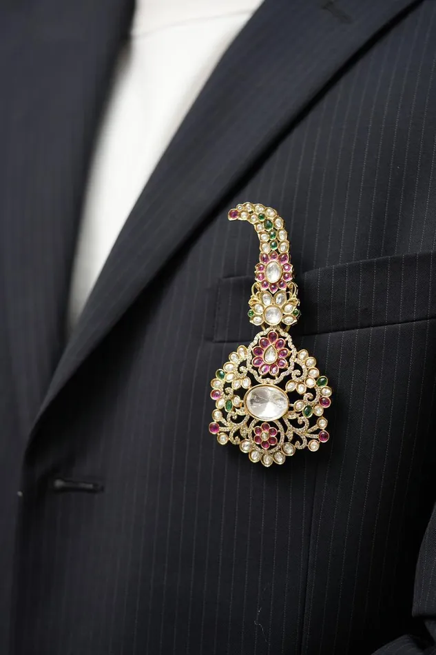 Singhania Kalangi Brooch for Men Attrangi Necklaces Singhania Kalangi Brooch for Men Attrangi Necklaces