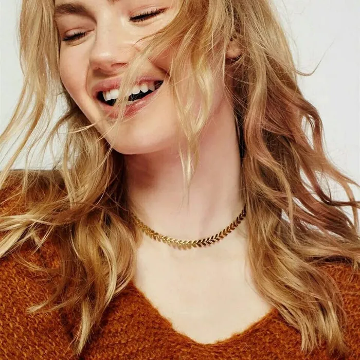 01 N1229 Gold V Shape Choker Necklace FREE Earrings Earrings