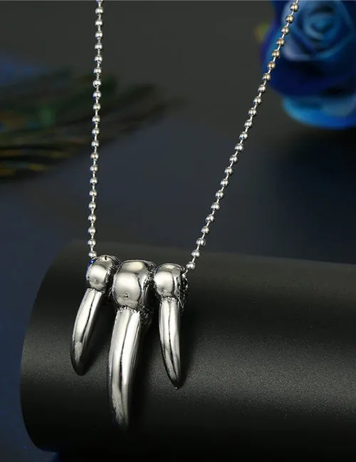 02 Necklaces N565 Silver Claws on Beaded Chain Necklace