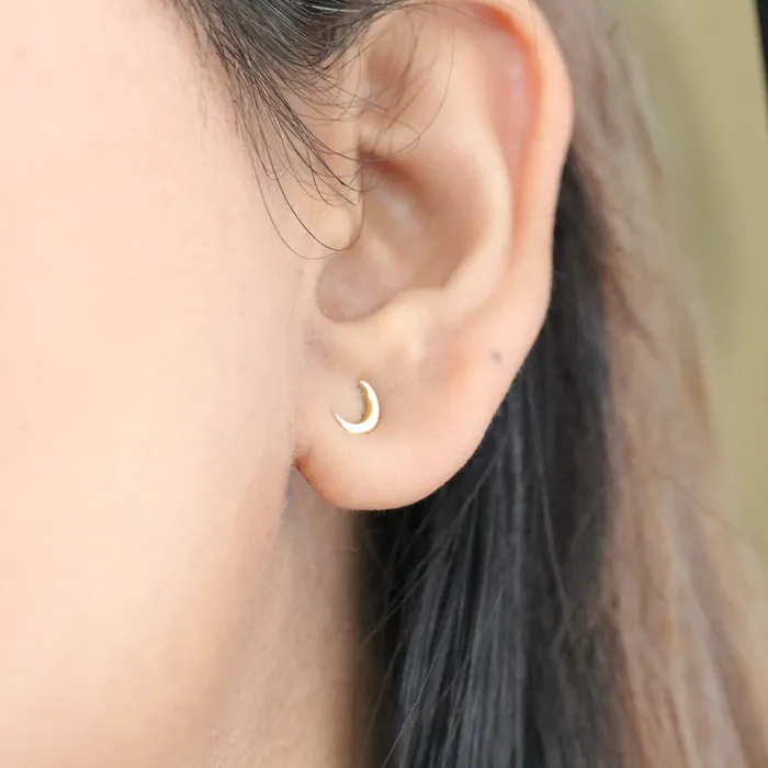 18K Gold Crescent Moon Earrings Dainty Stud Earrings For Women Jewelvers Earrings