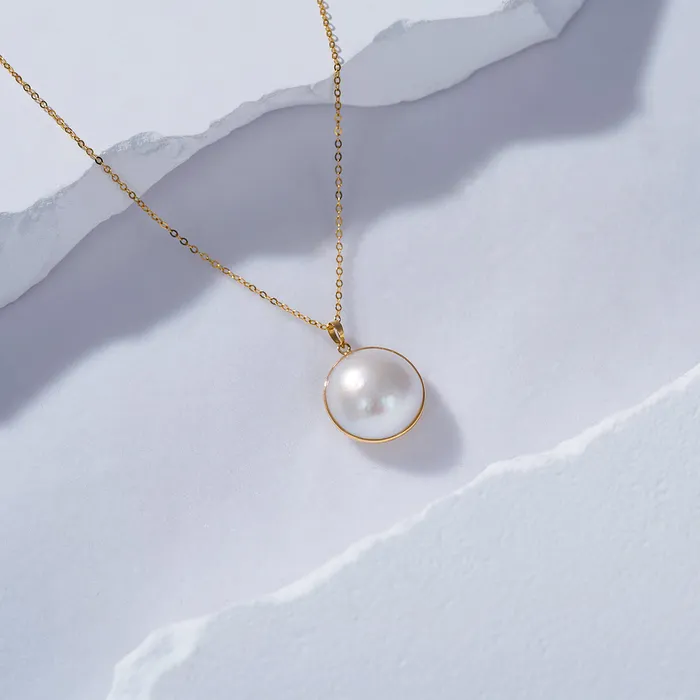 18K Solid Gold Mabe Pearl Necklace KN00072 Pearly Lustre Necklaces