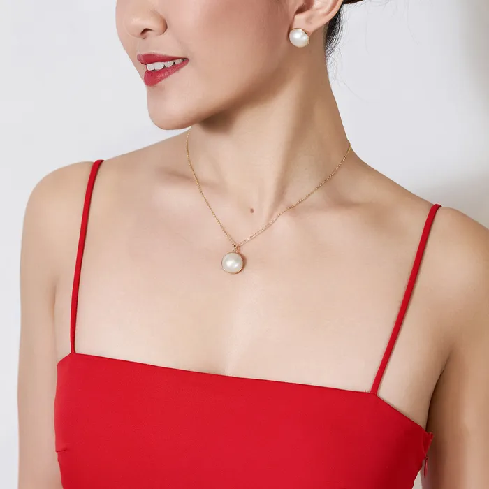 18K Solid Gold Mabe Pearl Necklace KN00072 Pearly Lustre Necklaces