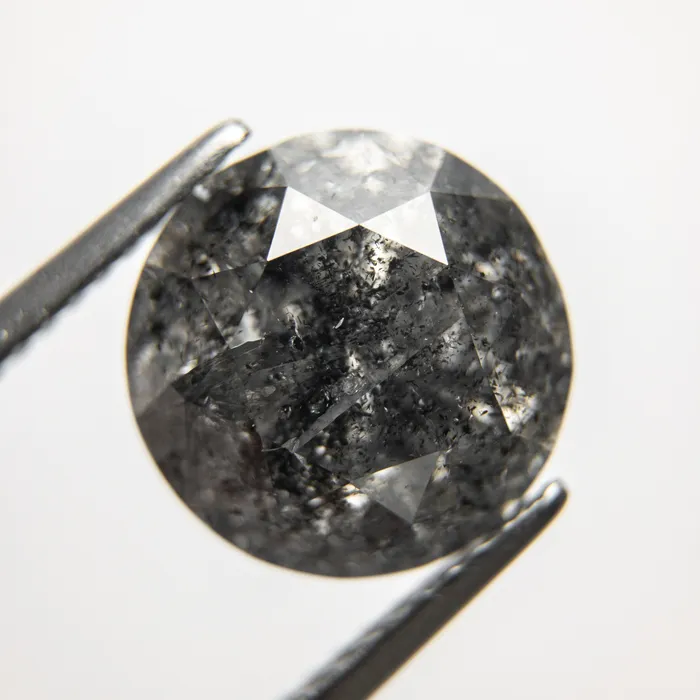506ct 1055x1046x706mm Round Brilliant 1834101 Misfit Diamonds Rings