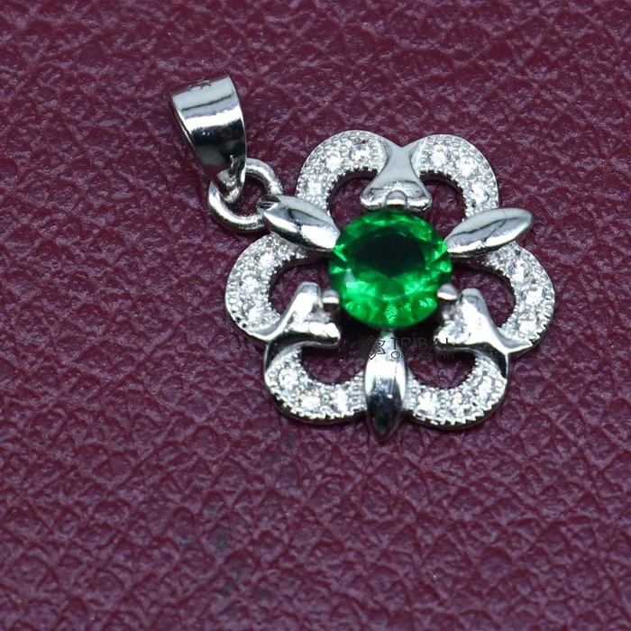 925 sterling silver fabulous pendant beautiful stone at its center adding a touch of natural beauty and sophistication to any outfit nsp629 TRIBAL ORNAMENTS Necklaces
