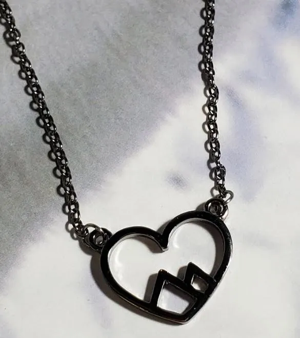 alice Necklaces AZ114 Gun Metal Heart Mountain Necklace with FREE EARRINGS