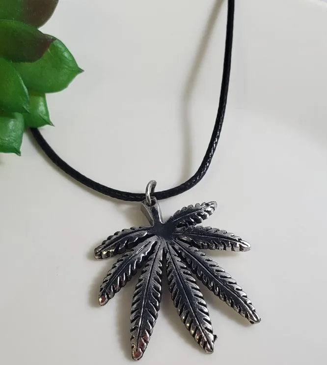 AZ830 Silver Pot Leaf Pendant on Leather Cord Necklace with FREE EARRINGS alice Necklaces