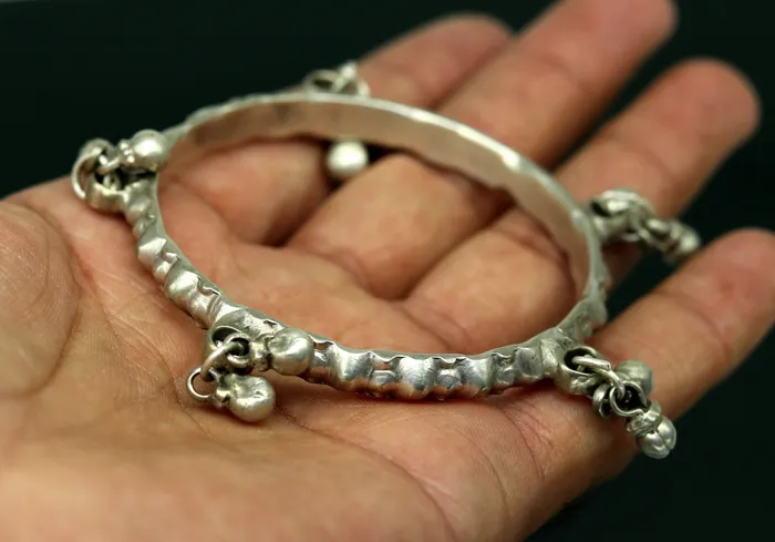 Bracelets Genuine Vintage antique handmade solid silver old used charm bangle bracelet with jingle bells tribal customized belly dance jewelry sba20 TRIBAL ORNAMENTS Bracelets Genuine Vintage antique handmade solid silver old used charm bangle bracelet with jingle bells tribal customized belly dance jewelry sba20 TRIBAL ORNAMENTS