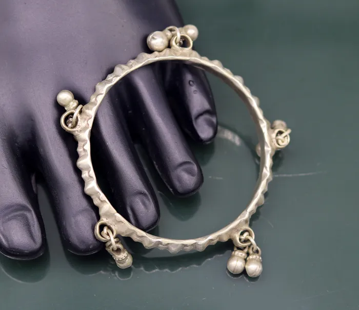 Bracelets Genuine Vintage antique handmade solid silver old used charm bangle bracelet with jingle bells tribal customized belly dance jewelry sba20 TRIBAL ORNAMENTS Bracelets Genuine Vintage antique handmade solid silver old used charm bangle bracelet with jingle bells tribal customized belly dance jewelry sba20 TRIBAL ORNAMENTS