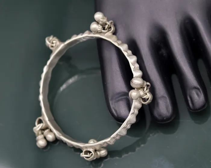 Bracelets Genuine Vintage antique handmade solid silver old used charm bangle bracelet with jingle bells tribal customized belly dance jewelry sba20 TRIBAL ORNAMENTS Bracelets Genuine Vintage antique handmade solid silver old used charm bangle bracelet with jingle bells tribal customized belly dance jewelry sba20 TRIBAL ORNAMENTS