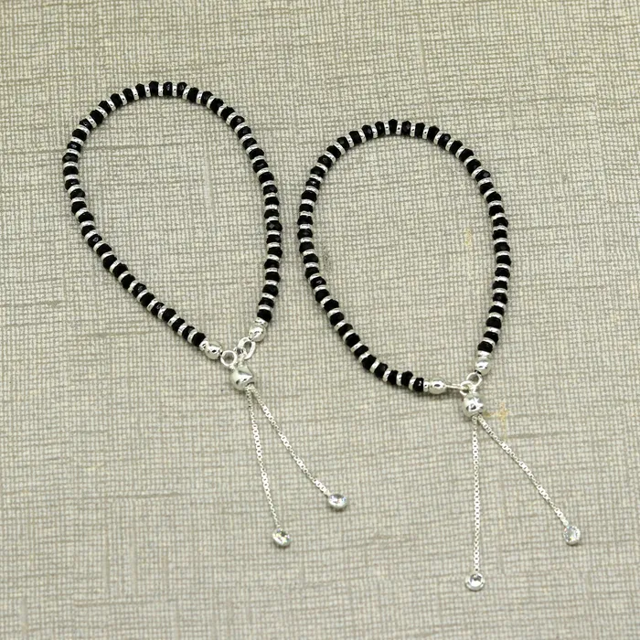 Bracelets TRIBAL ORNAMENTS 7 inches long handmade 925 sterling silver fabulous silver beads black stone charm adjustable customized bracelet for girls gifting sbr171