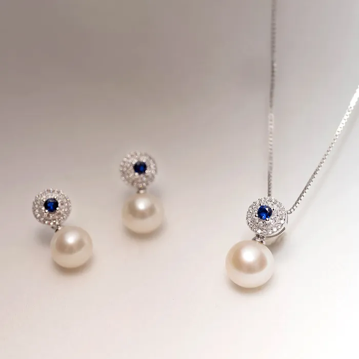Earrings Ocean Star Freshwater Pearl Earrings WE00046 Pearly Lustre