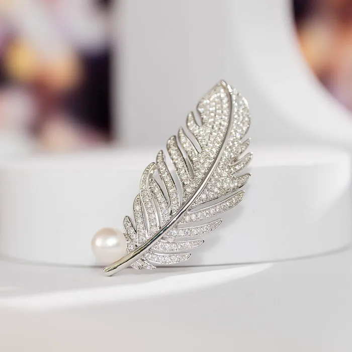 Earrings Pearly Lustre Elegant Freshwater Pearl Brooch WC00038