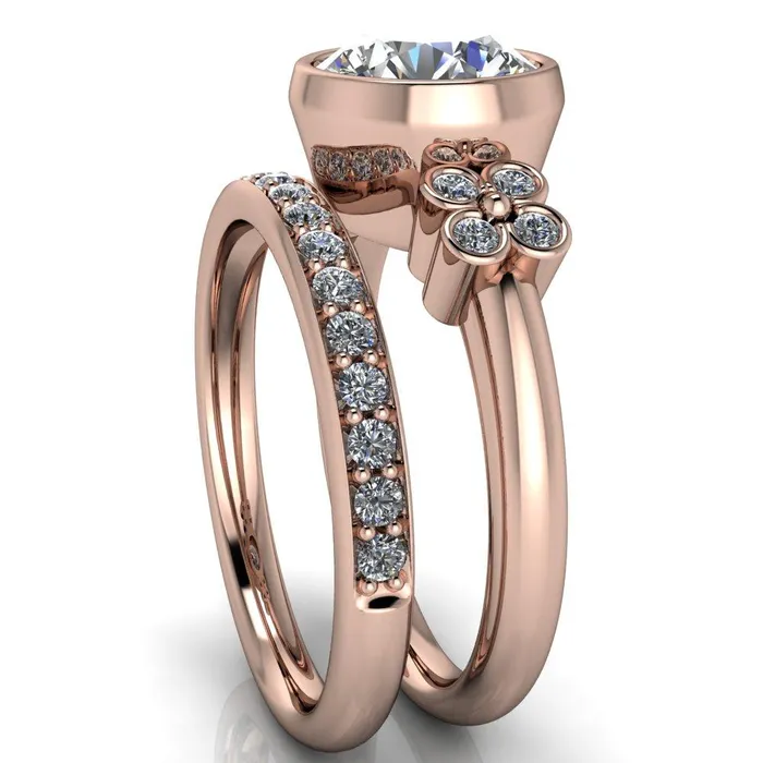 Fire Brilliance Rings Andrea Round Center Stone Full Bezel 4 Lucky Clover Sides Ring