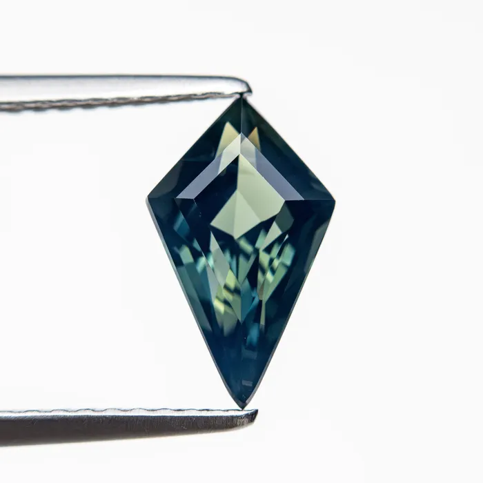 Misfit Gems Rings 143ct 1046x629x404mm Kite Step Cut Sapphire 2576801