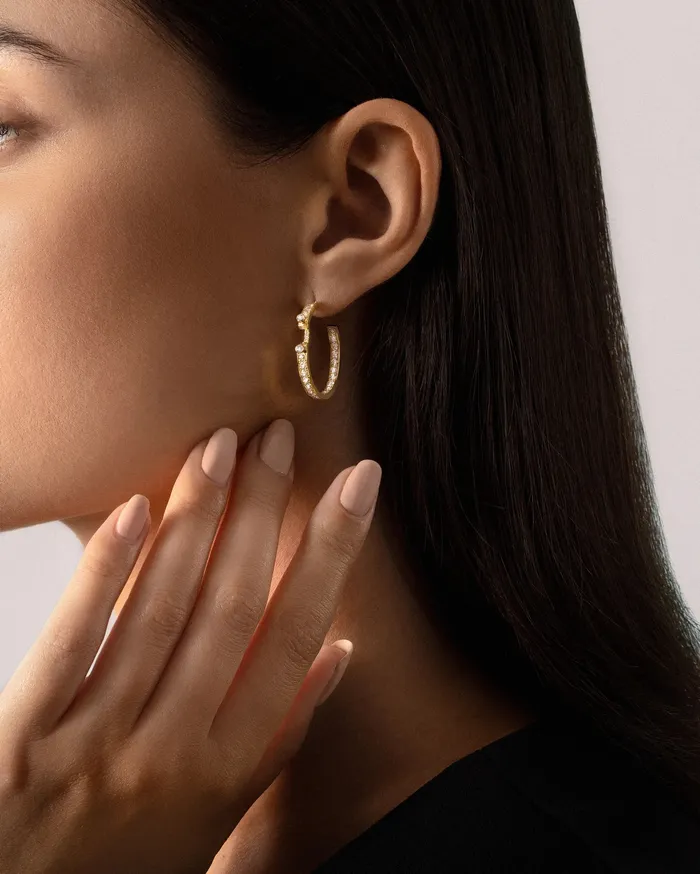 Mood Earrings Eternity Tuxedo Mood Hoops in Yellow Gold Mood Earrings Eternity Tuxedo Mood Hoops in Yellow Gold