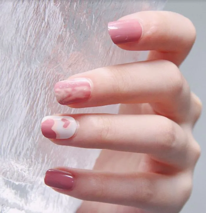 NS174 Short Press On Nails 24 Pieces R215 Polly Earrings
