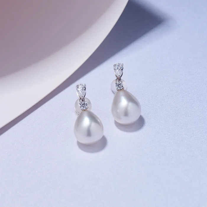 Pearly Lustre Earrings 18k Solid Gold Australian White Pearl Earring KE00201