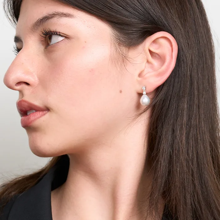 Pearly Lustre Earrings 18k Solid Gold Australian White Pearl Earring KE00201