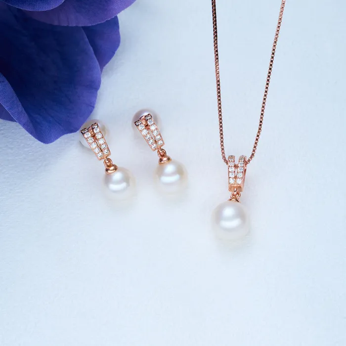 Pearly Lustre Earrings Elegant Freshwater Pearl Earrings WE00384