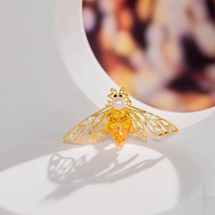 Pearly Lustre Necklaces Passion for Life Freshwater Pearl Brooch WC00040