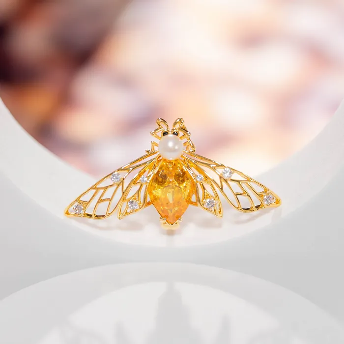 Pearly Lustre Necklaces Passion for Life Freshwater Pearl Brooch WC00040