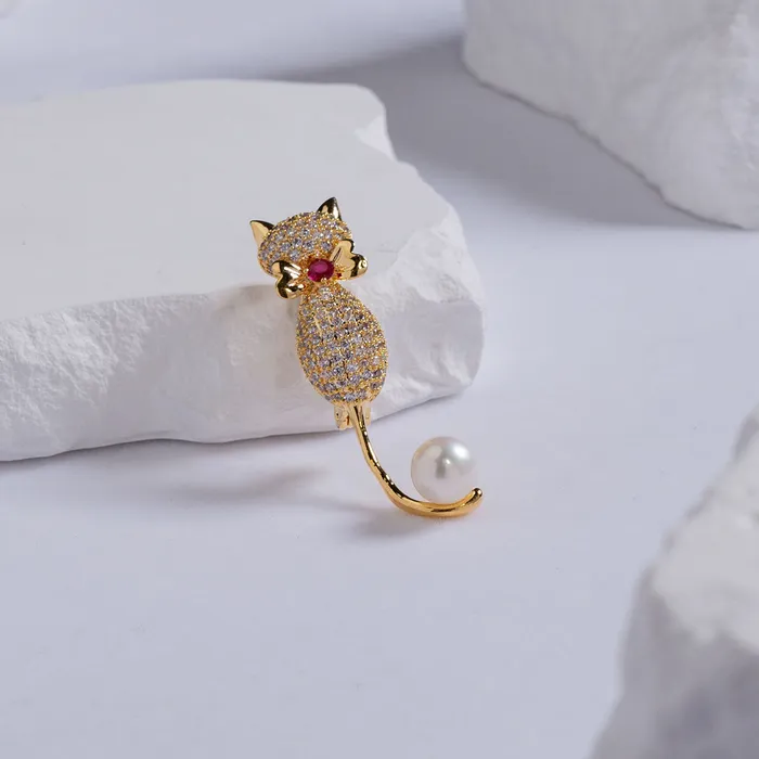 Pearly Lustre Necklaces Passion for Life Freshwater Pearl Brooch WC00060