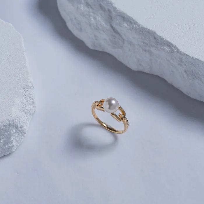 Pearly Lustre Rings 18K Solid Gold Diamond Akoya Hanadama Pearl Ring KR00052