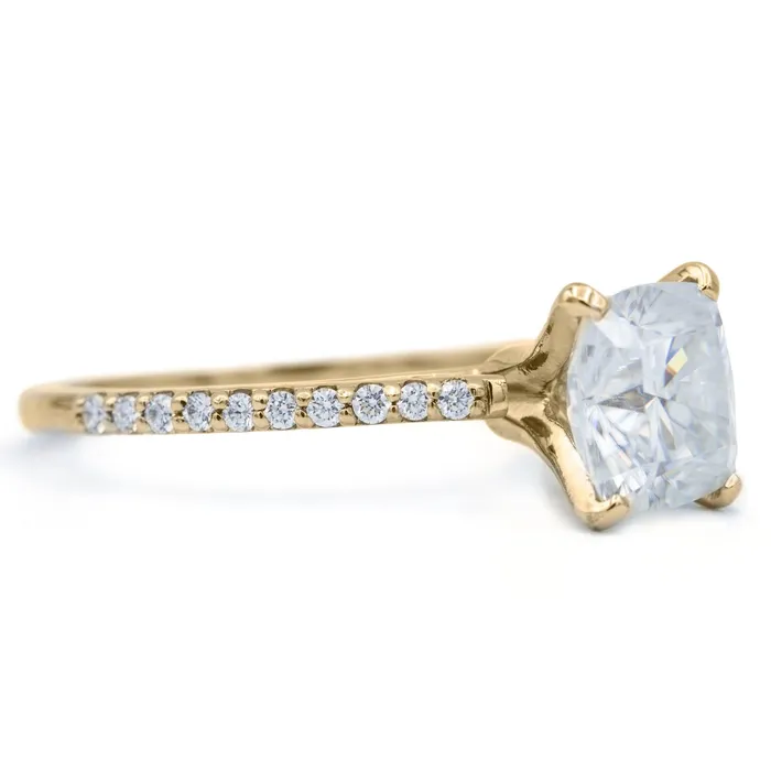 Rings Fire Brilliance Cushion Hearts Arrows Moissanite 4 Prongs Diamond Accent Ice Cathedral Solitaire Ring