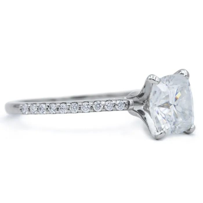 Rings Fire Brilliance Cushion Hearts Arrows Moissanite 4 Prongs Diamond Accent Ice Cathedral Solitaire Ring