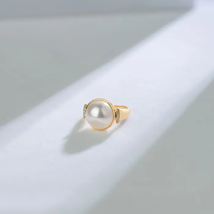 Rings Pearly Lustre 18K Diamond Edison Mabe Pearl Ring KR00059