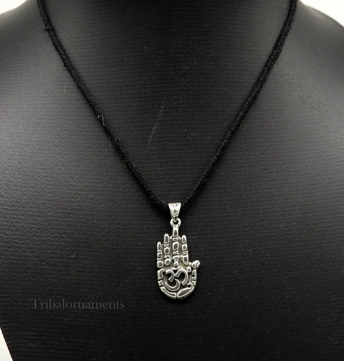 TRIBAL ORNAMENTS Necklaces 925 sterling silver handmade divine hand palm with AUM excellent unique design pendant blessing palm pendant from india ssp910