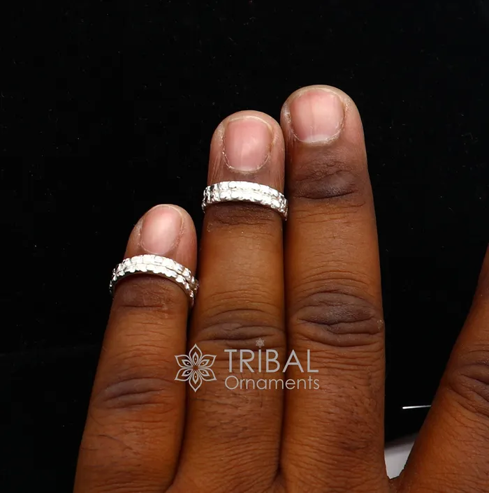 TRIBAL ORNAMENTS Rings Traditional cultural style solid silver toe ring band handmade spiral design womens jewelry from India amazing tribal jewelry ntr196 TRIBAL ORNAMENTS Rings Traditional cultural style solid silver toe ring band handmade spiral design womens jewelry from India amazing tribal jewelry ntr196